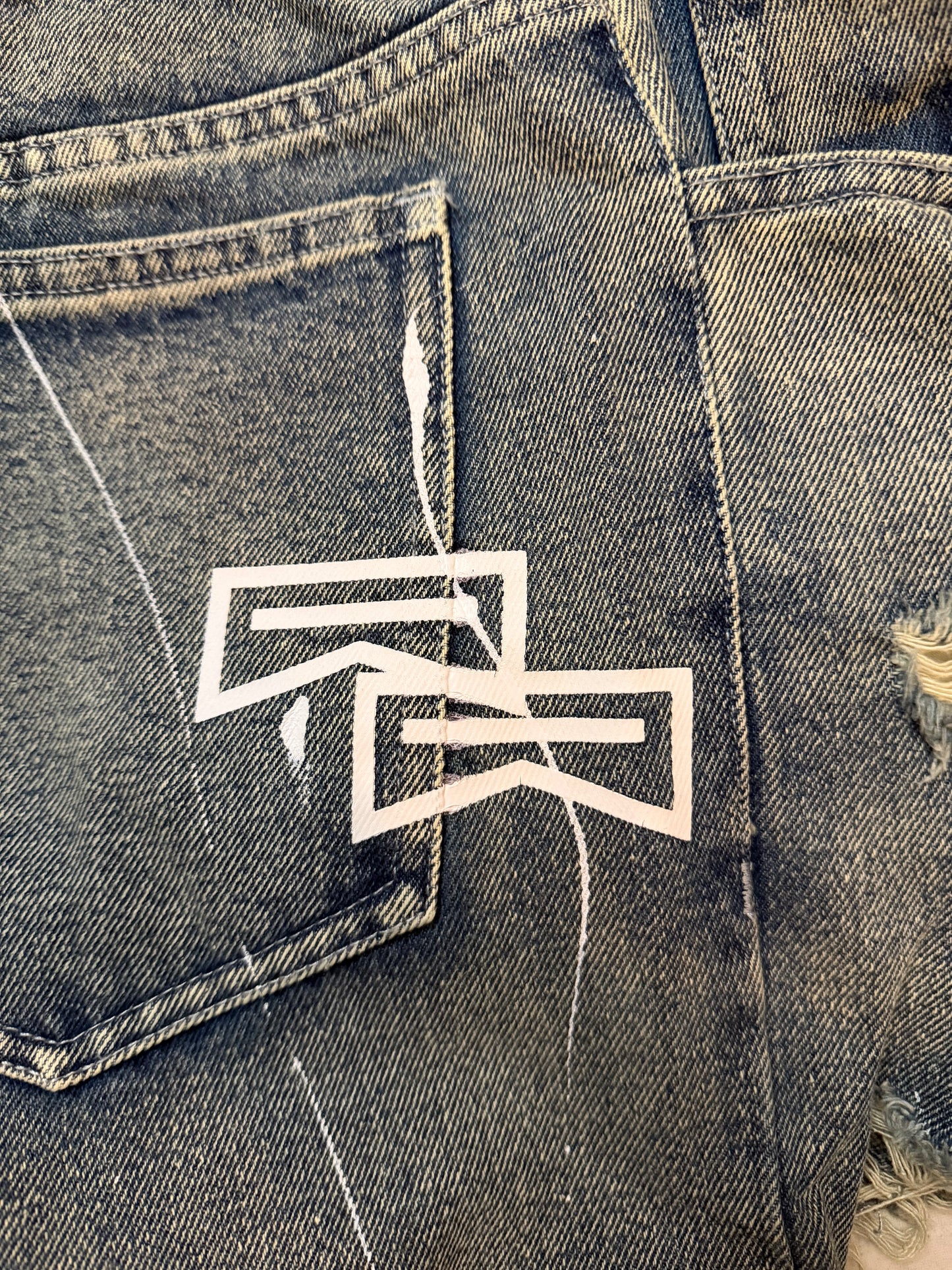DISTRESSED WASHED DENIM